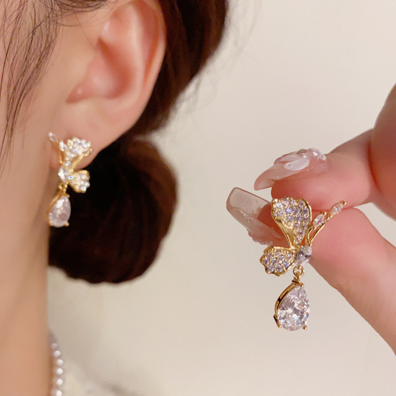 หรูหราแฟชั่น High-End Zircon ผีเสื้อ Water Drop ประณีต s925 ต่างหูเข็มเงิน