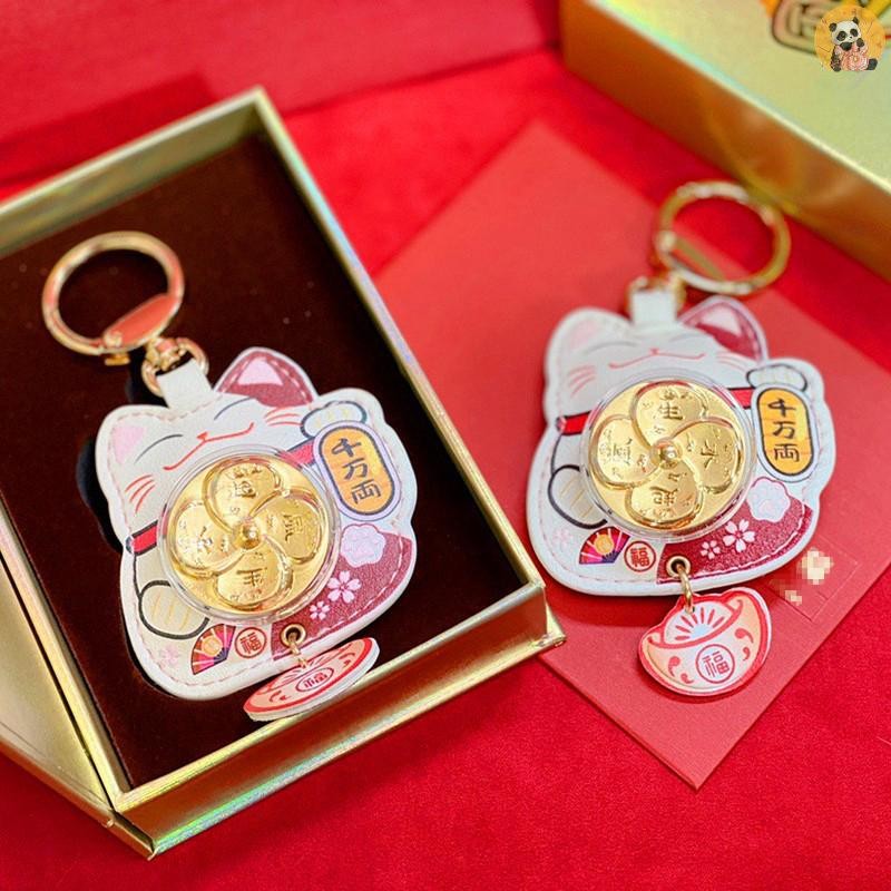 [CO] Maneki Neko พวงกุญแจรถ Lucky Car กระเป๋าเป้สะพายหลังพวงกุญแจเพื่อนที่ดีที่สุด Ch จี้คู่ของขวัญพวงกุญแจ TH