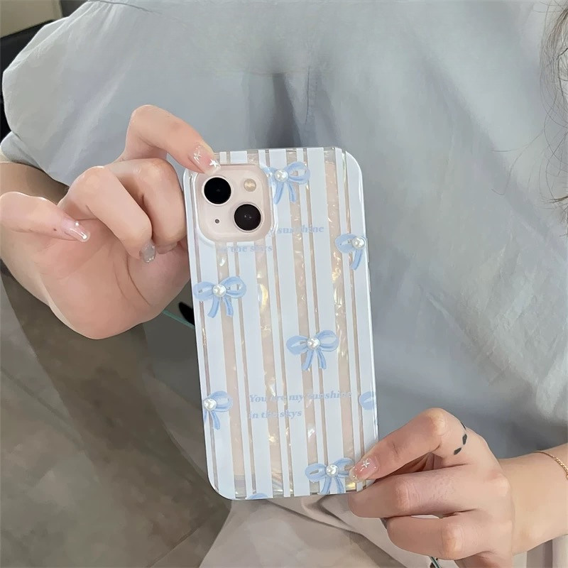 Poppa จากประเทศไทย เคส ไอโฟน ขนนกสีเงิน อ่อนนุ่ม บัลเลต์คอร์ สำหรับiPhone 11 15 12 14 13 Pro Max 14/15PLUSโบว์Graffiti