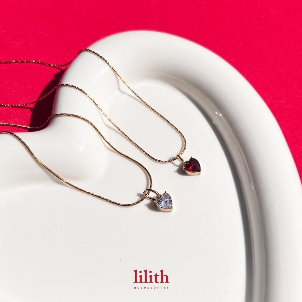 Lilith - crystal heart necklace (gold) สร้อยคอ จี้หัวใจ
