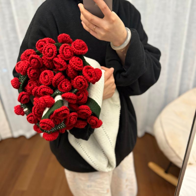 Rose Bouquet Blanket ผลิตภัณฑ์สำเร็จรูป Office Sleeping Flower Blanket ผ้าห่มถักด้วยมือสำหรับของขวัญ