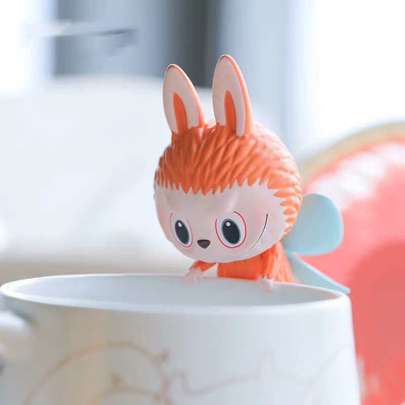Popmart POPMART LABUBU Cup Rim Lift Jewelry ของเล่นอินเทรนด์