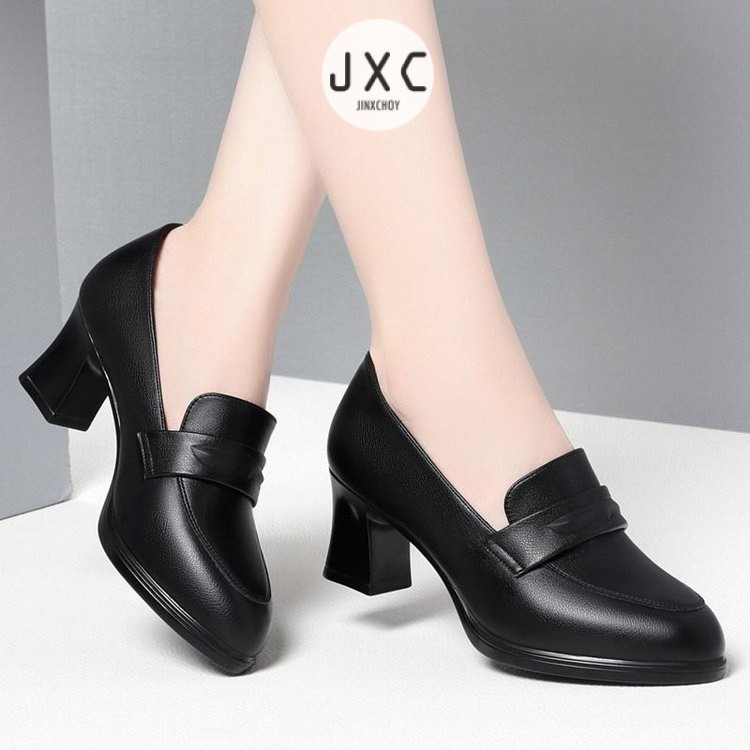 รองเท้าโลฟเฟอร์ส้นสูงหัวกลมสไตล์ฝรั่งเศสชุด PU ใส่เท้าผู้หญิงกันลื่นทนต่อการสึกหรอแฟชั่นสบายๆที่ทำงานรองเท้าหนังสีดำราคาขายส่งโรงงาน