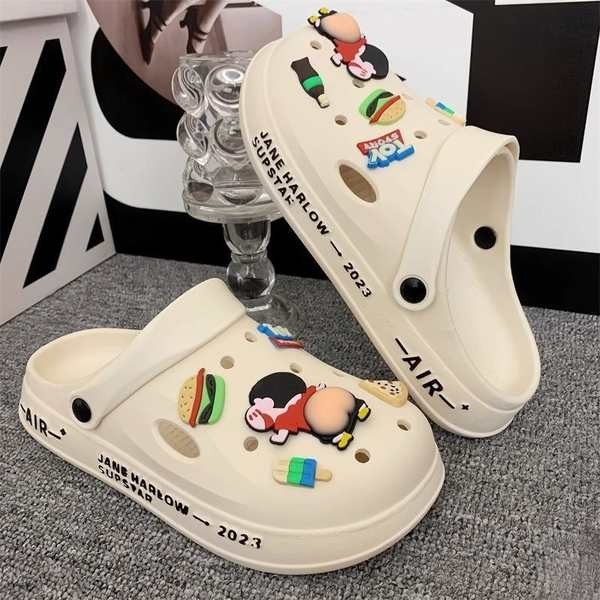 jibbitz jibbitz crocs Baotou ถ้ํารองเท้าผู้หญิงสวมใส่หนาพื้นเหมือนกันลื่นลําลองชายหาดริมทะเลคู่รองเท