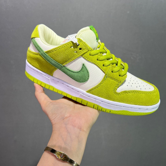 Nike SB Dunk Low Pro สีเบจสีเขียวสีเขียว Apple