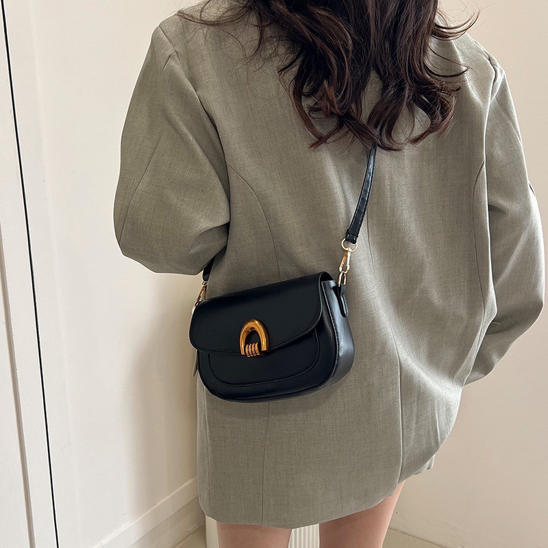 Retro Niche Underarm Bag Female New Style Fashion Korean Saddle Bag Simple All-Match Shoulder Bag