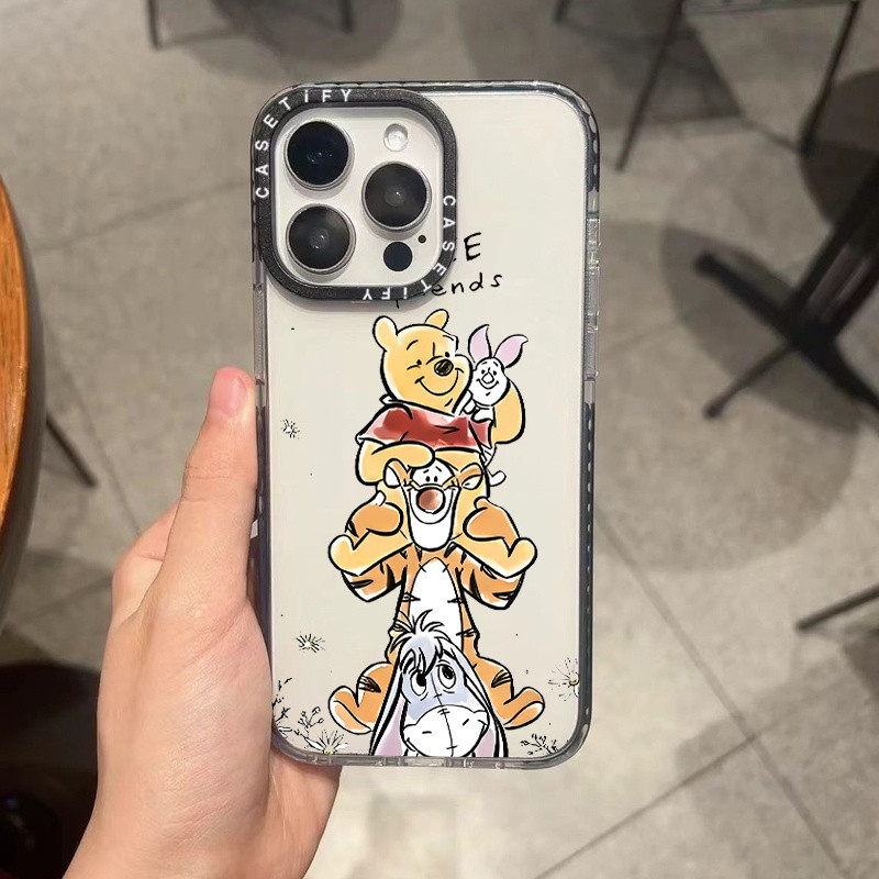 การ์ตูนหมีพูห์และเพื่อนที่ดี Jenga เคสป้องกันแอปเปิ้ลสำหรับ iPhone 16 14 PROMAX 15pro กันกระแทก14PLUS 15PLUS ซิลิโคน13promax กันกระแทก14 Pro 12pro 8PLUS เคสนิ่ม15PROMAX 11pro 11promax 16PLUS