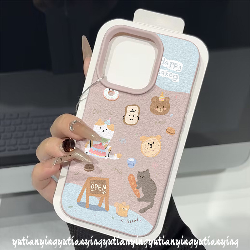 หนังหรูหราสี Candy ผิวรู้สึกสําหรับ IPhone 13 15 14 16 11 12 Pro Max 15 16 14 Plus X XR XS Max Creative Happy ขนมปังการ์ตูนน่ารัก Cat Beart Cover