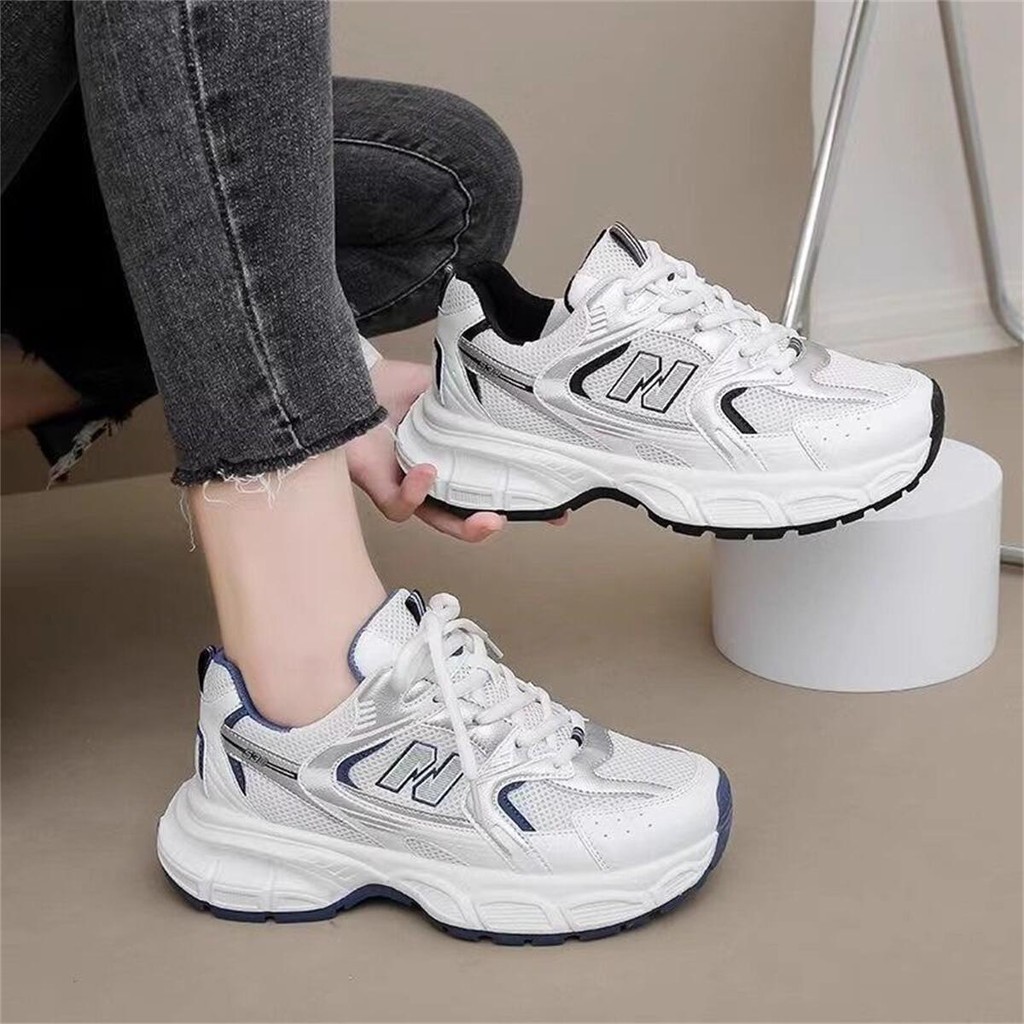 ဟစ်သမားဆန်တဲ့ အမျိုးသမီး Sneaker ဖက်ရှင် (Running) လေဝင်လေထွက်ကောင်း နူးညံ့ပြီး လိုက်လျောညီထွေ