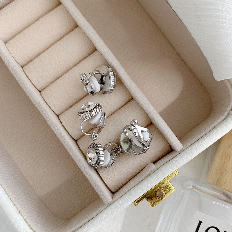Cubic Zirconia ต่างหูไม่มีรูหูคลิปฝัง Rhinestone คลิปต่างหูโดยไม่ต้องเจาะ Minimalist ต่างหูเครื่องประดับ CEY675 ราคา ถูกที่สุด ดีลบีเคเค แกลเลอรีภาพที่ 9