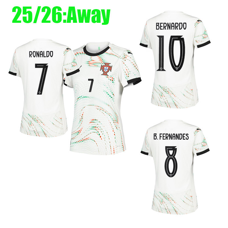 ชุดฟุตบอลทีมโปรตุเกสแบบนอกบ้าน Jersey และเสื้อยืดกางเกง