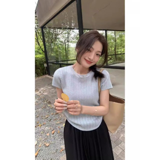 เสื้อยืดแขนสั้นผู้หญิงฤดูร้อนสไตล์ใหม่เสื้อคอกลมเข้ารูป