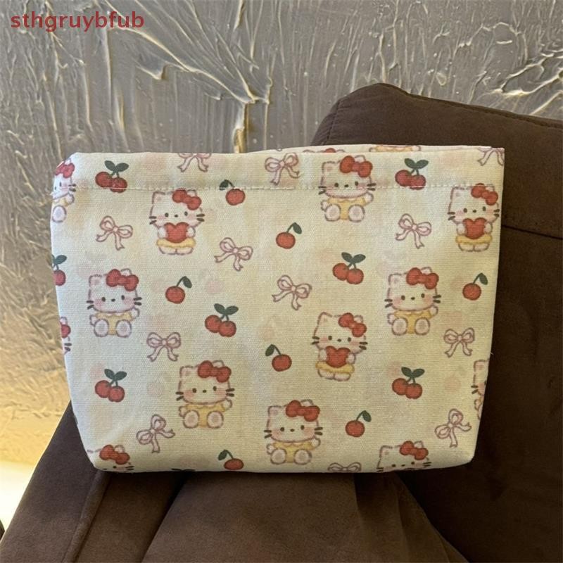 STHB น่ารัก Sanrio Hello Kitty กระเป๋าเครื่องสําอาง Sweet KT Cat ความจุขนาดใหญ่แบบพกพาผ้าใบกระเป๋าเก็บกระเป๋าเหรียญกระเป๋าแต่งหน้าของขวัญ TH