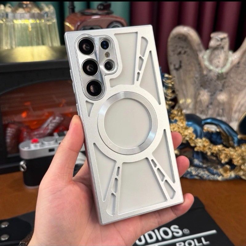 เคสโทรศัพท์โลหะแม่เหล็กสําหรับ Samsung S25 S24 S23 S22 Ultra Hollow การกระจายความร้อนปลอกกันกระแทกปกแข็ง