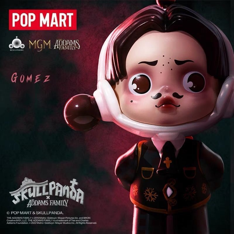 ของแท้ skullpanda Adams Family Series Blind Box Popmart Bubble Mart SP6รุ่นที่ทำด้วยมือสุดอินเทรนด์