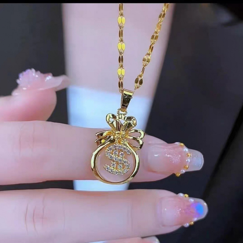 สร้อยคอเหล็กไทเทเนียม18K ถุงนำโชคชุบทองสร้อยคอจี้เหรียญโซ่กระดูกไหปลาร้า INS เครื่องประดับแฟชั่นของขวัญวันเกิด