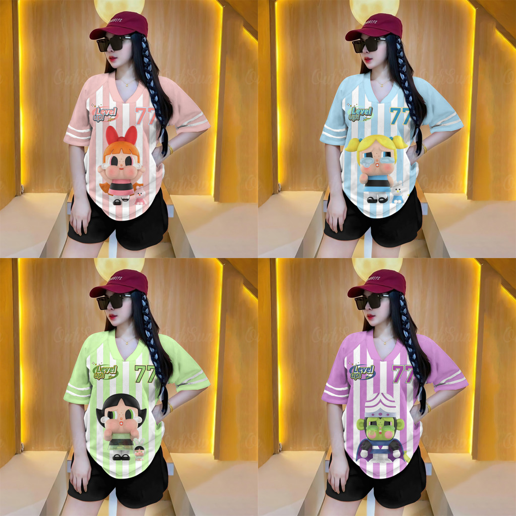 ฟอง มาร์ท พาวเวอร์พัฟ สาวพิมพ์เสื้อผู้หญิงคอวีแขนสั้นเสื้อยืดผู้หญิงขนาดใหญ่แฟชั่นถนนเสื้อยืดอเนกประสงค์กีฬากลางแจ้งเสื้อยืดลําลอ