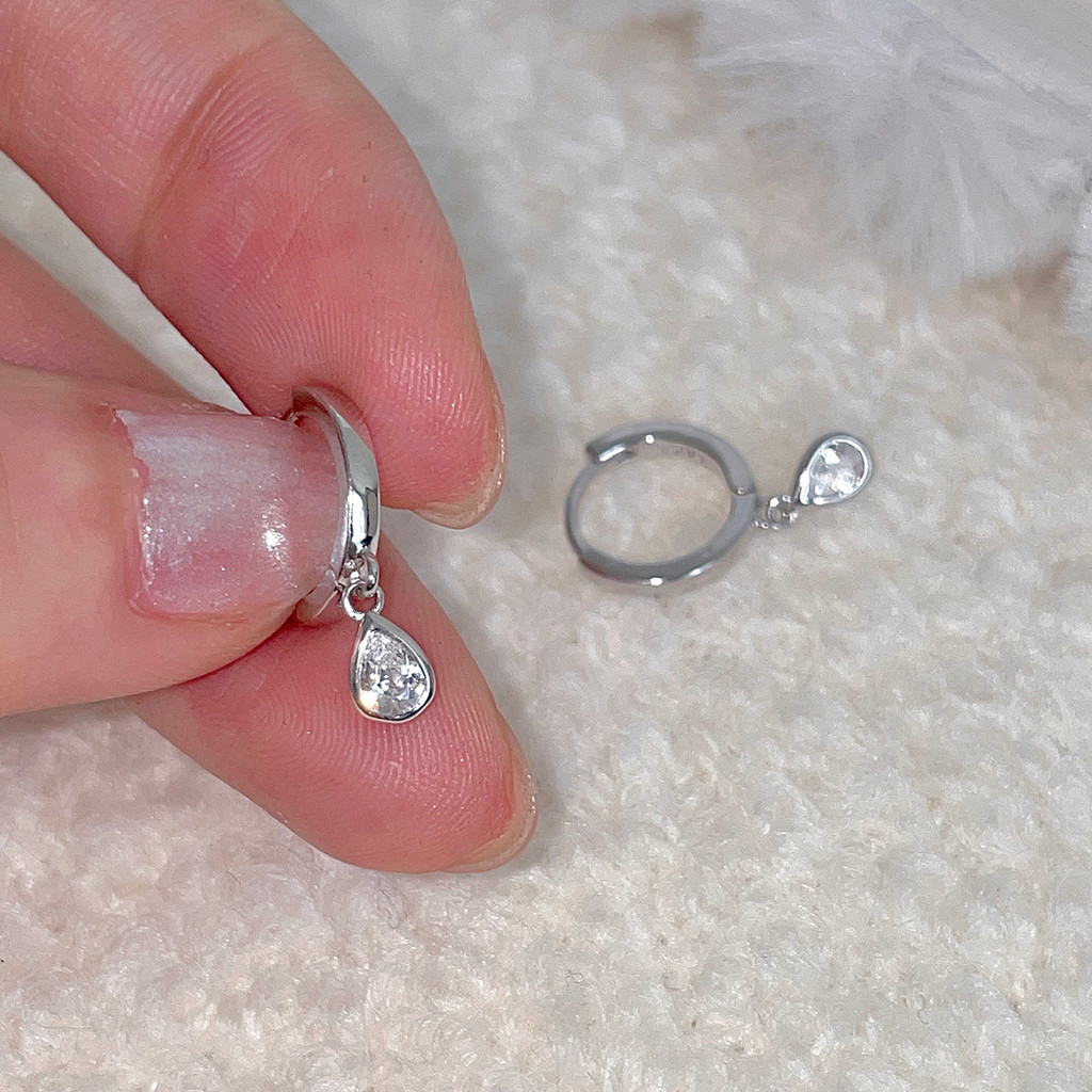 วงกลมที่เรียบง่ายหยดน้ําเพทายต่างหูระดับไฮเอนด์ต่างหูเงินพร็อพทุกการแข่งขันเพทายต่างหูต่างหูวงกลม - รูปที่ 2