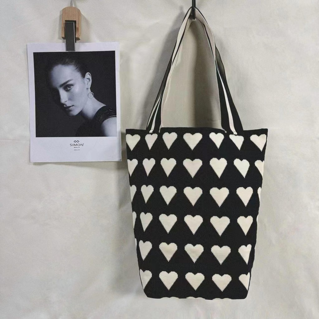 【พร้อมส่ง】miss bag fashion กระเป๋าช๊อปปิ้งไฮโซทอลายริ้ว กระเป๋าทรงสวย