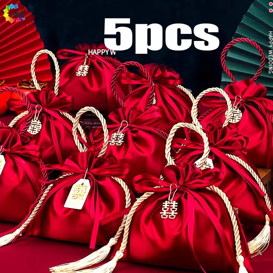 1/3/5 ชิ้นถุงขนมแต่งงานจีนสําหรับแขก - กระเป๋าผ้าหูรูดสีแดงขนาดเล็กพร้อมพู่ตกแต่ง - พรรคของขวัญบรรจุถุง