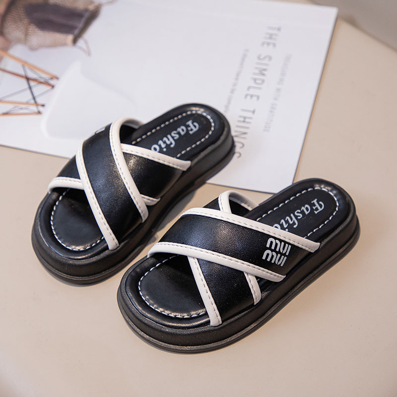 2025 ฤดูร้อนเด็กใหม่รองเท้าแตะสําหรับสาวแฟชั่นสไตล์เกาหลีด้านล่างนุ่มกันลื่นอเนกประสงค์เจ้าหญิงลําลองรองเท้าชายหาดข้างนอก - รูปที่ 4