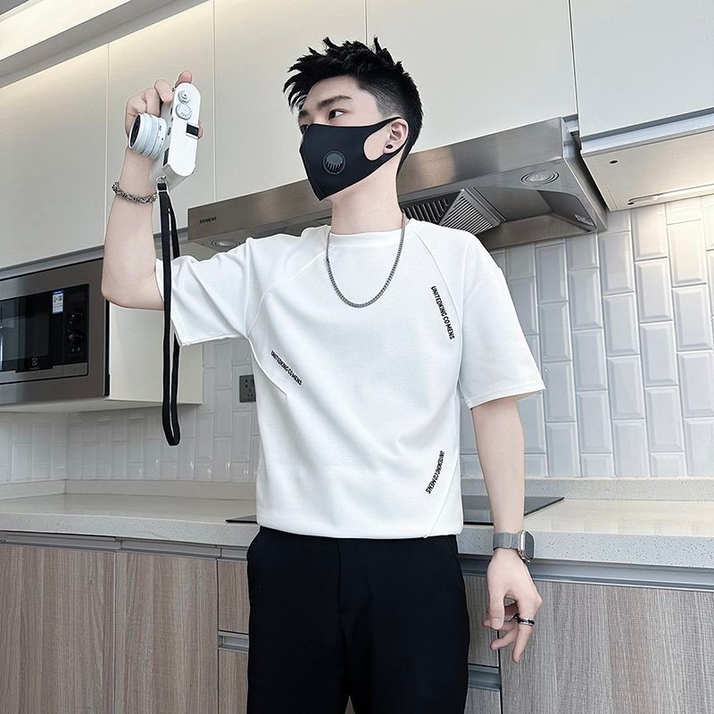 2025 เสื้อยืดแขนสั้นผู้ชายรอบคอออกแบบครึ่งแขนเสื้อยืดระบายอากาศสบายอินเทรนด์เสื้อผ้าฤดูร้อน 7ABJ