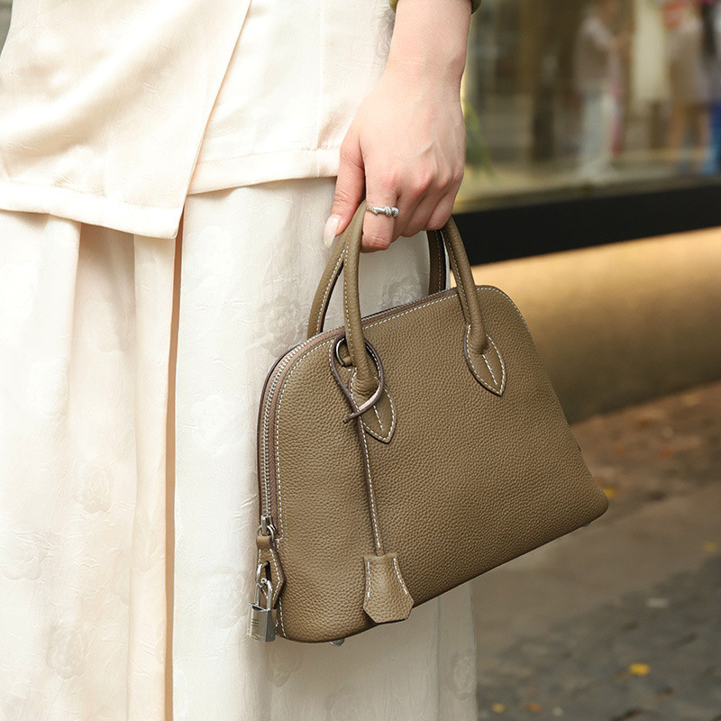 กระเป๋าโบวリングขนาดใหญ่.Cross Body หนังแท้Cowhide ออกแบบเรียบง่าย สไตล์เหมาะทุกโอกาส สำหรับผู้หญิง