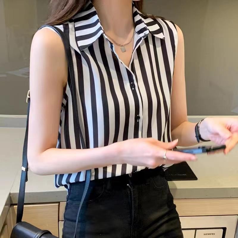 mimi&didi#เสื้อเชิ้ดลายทางสีดำ คอวี เสื้อแขนกุดลายริ้วแฟชั่นสาวมั่น สไตล์เกาหลี ไส่ไปทำงานได้ #W218