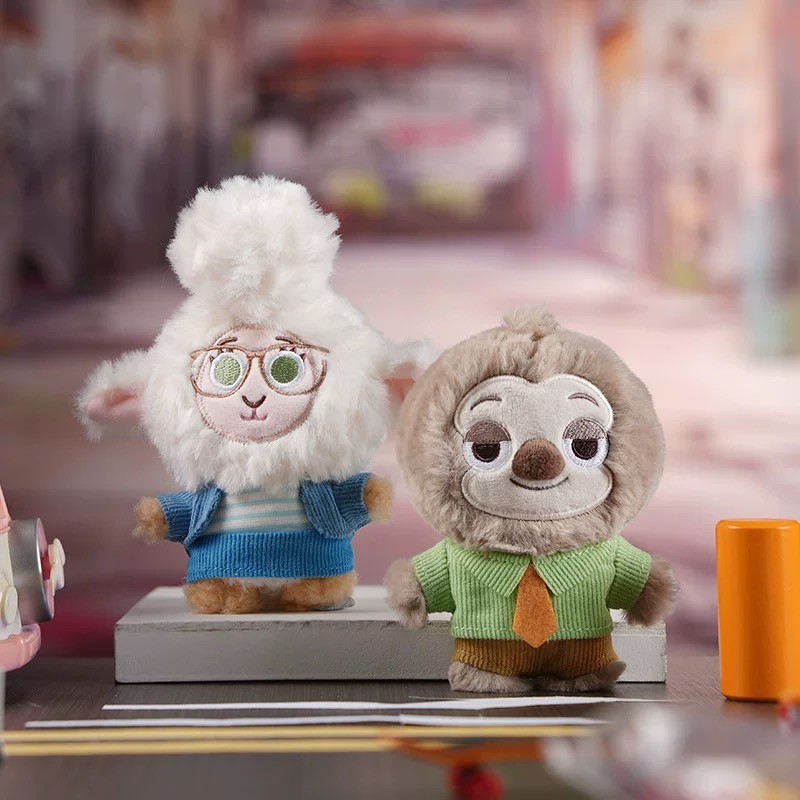 วินนี่ลูกหมูมิกกี้มินนี่ตุ๊กตาพวงกุญแจจํานวนมากขายส่งนุ่มทนทานกระเป๋าเป้สะพายหลังเสน่ห์น่ารักดิสนีย์ของเล่นอุปกรณ์สําหรับกระเป๋านักเรียน - รูปที่ 3