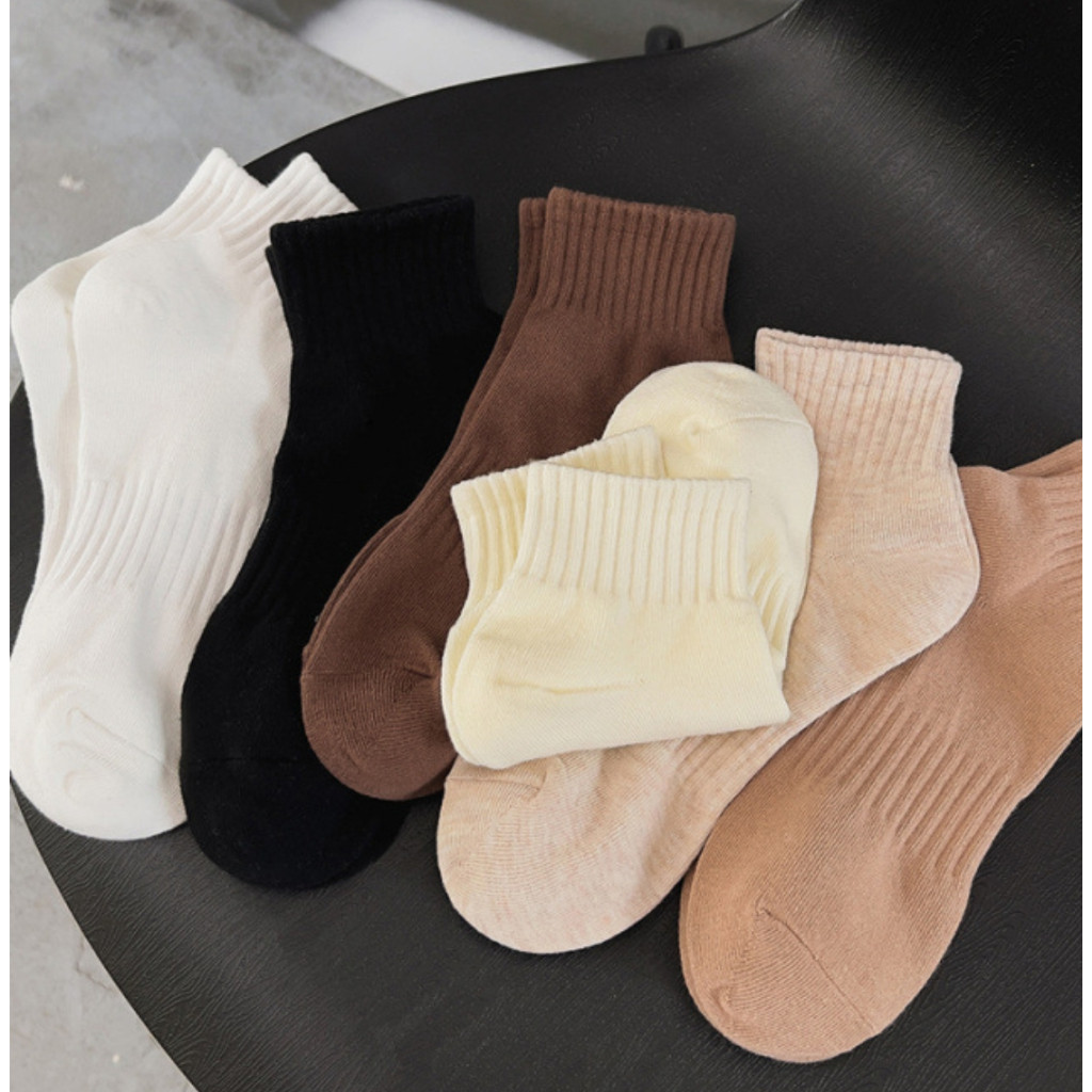 JH SHOP ถุงเท้าข้อสั้น (5ลาย/10คู่) ถุงเท้าแฟชั่นเกาหลี เนื้อผ้านุ่มงานถักอย่างดี สีพื้นครีม NO.110