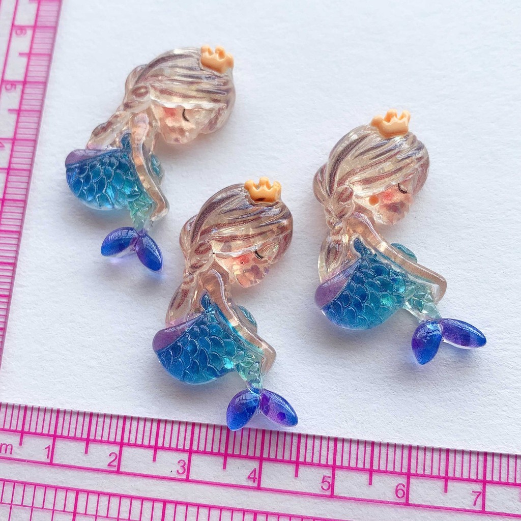 การ์ตูน Mermaid Crocs อุปกรณ์เสริมโปร่งใสสีสาว Jibbits สําหรับ Crocks สวมใส่ A Crown Jibbitz Charm DIY ครีมกาว Croc Pin สําหรับสาวรองเท้าอุปกรณ์เสริม