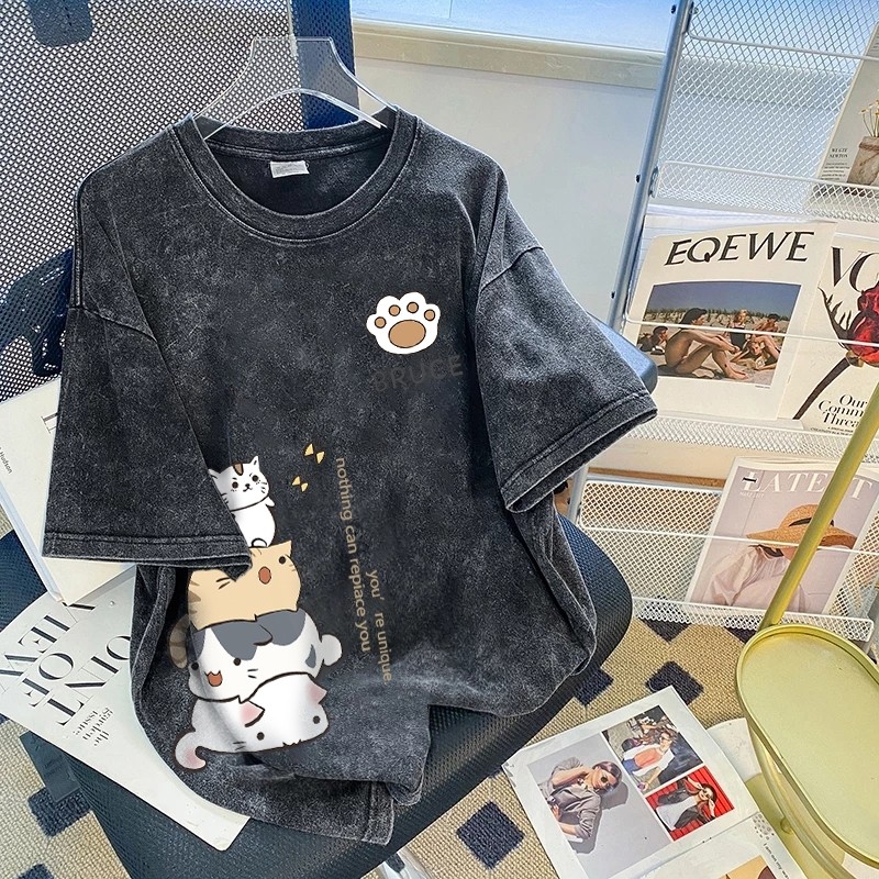 TeddyTee😻 เสื้อแขนสั้นหลวมๆ "BRUCE CAT"เสื้อพิมพ์ลาย สวมใส่สบาย S-4XL  ฝ้าย 100%   การ์ตูนน่ารัก OVERSIZE Unisex