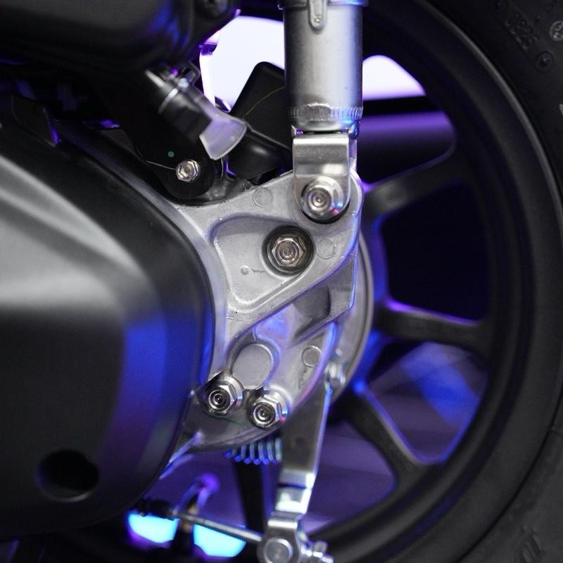 น็อตเฟืองท้าย Giorno ชุดน็อตเฟืองท้าย Pcx2018-2019 Giorno pcx150,160Abs lead 1 ชุด มี 4 ตัว มีหลายลาย