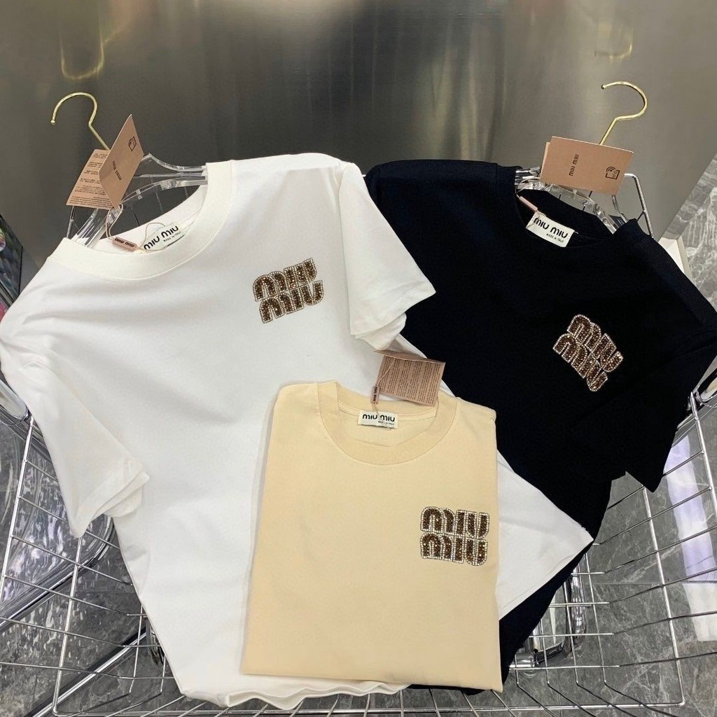 ลําลองแขนสั้น All-Match Ladies Top 2025 ฤดูร้อนสไตล์ใหม่เสื้อยืด Hot Diamond แฟชั่นคอกลมแขนสั้น t คลังสินค้าพร้อม