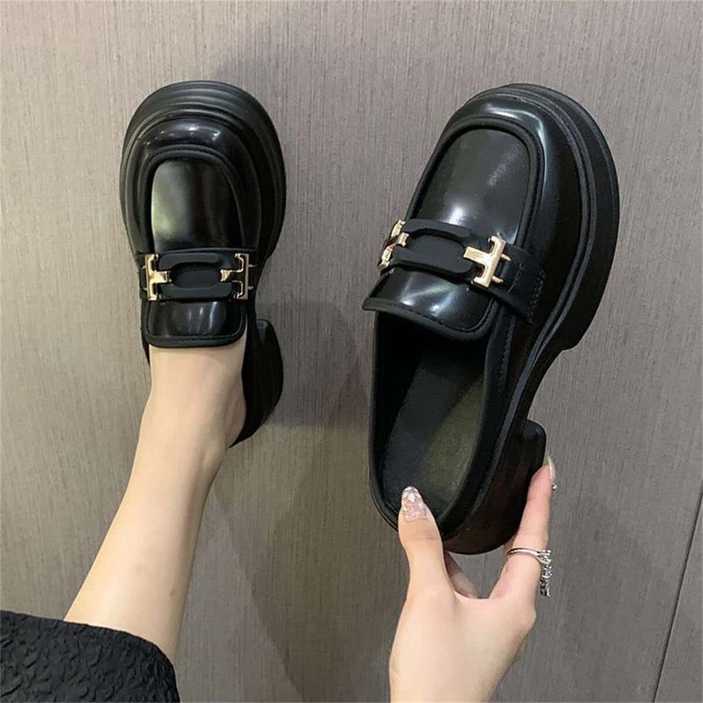 รุ่น Casual รองเท้าแตะแบบสวม แฟชั่นรุ่นผู้หญิงรองเท้าส้นตึก สบาย ทนต่อการสึกหรอ สูง5.5CM ไซส์ 36-40
