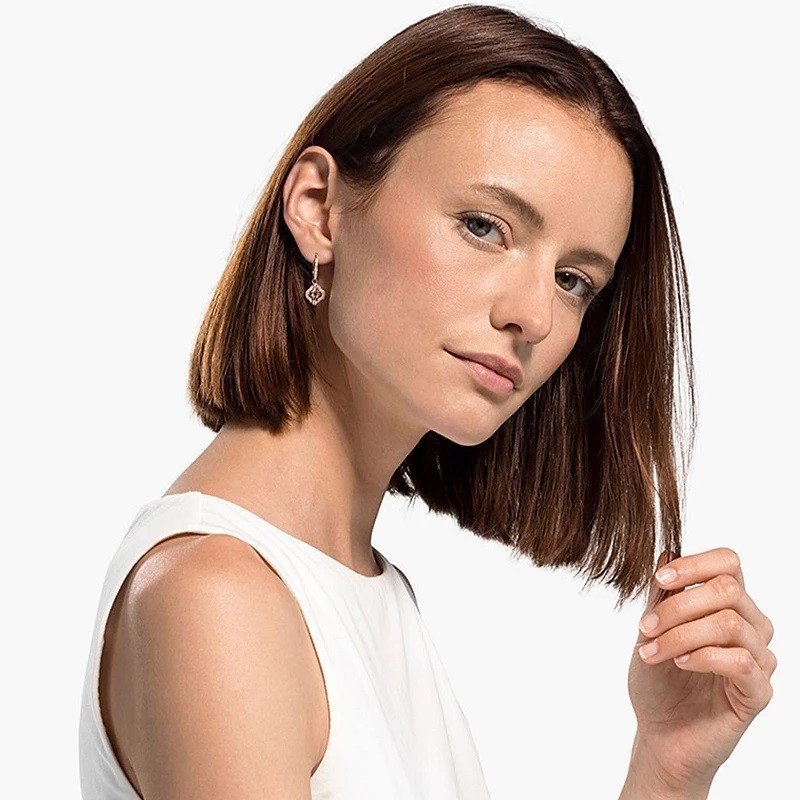 🚚สินค้าพร้อมส่งในไทย🚚แท้100% Swarovsk UNA SPARKLING DANCE ส่องแสงสดใส โคลเวอร์สี่ใบ ต่างหู - รูปที่ 4