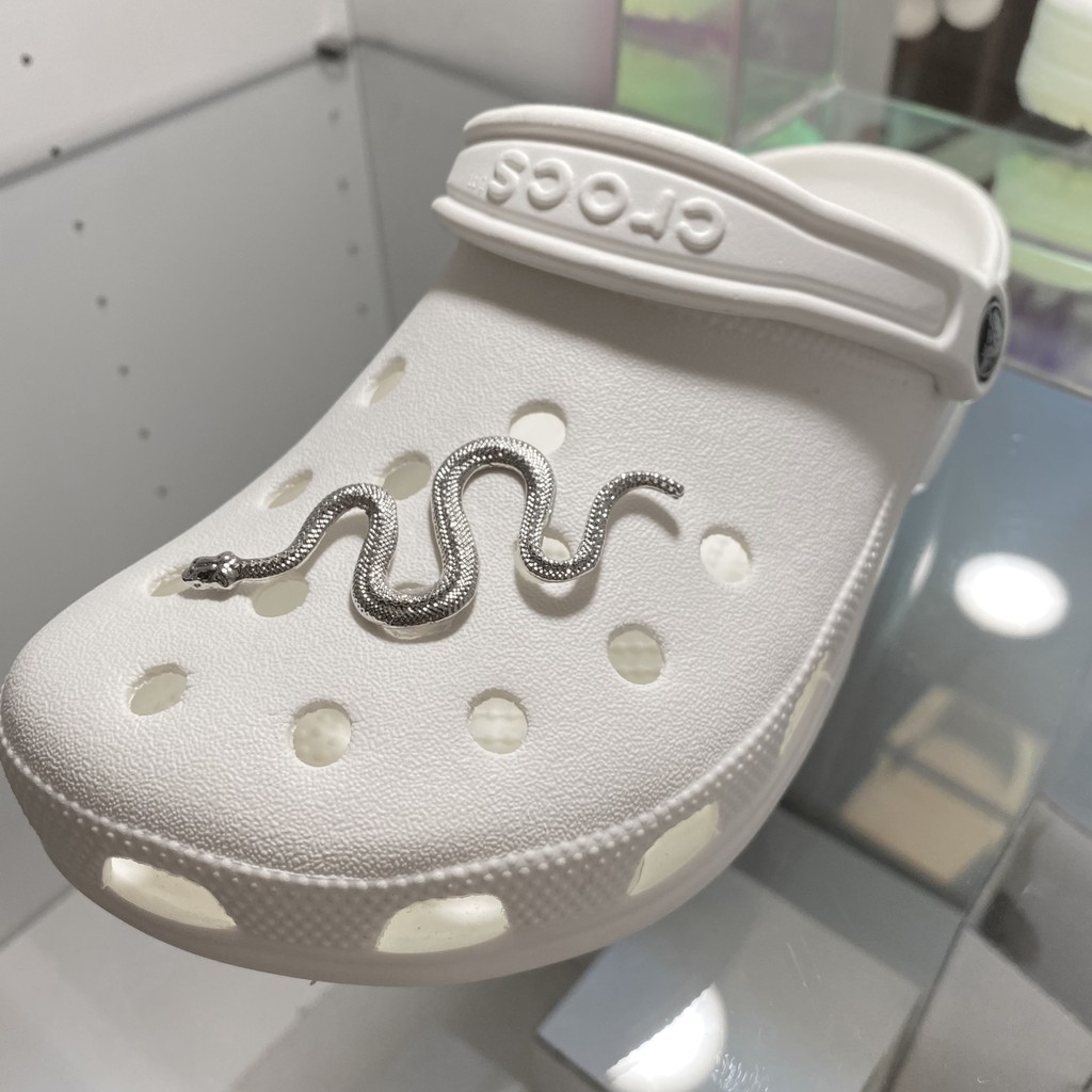 งูเงินเย็นตกแต่ง jibbits 3d jibbits crosc สติ๊กเกอร์รองเท้าแตะ crosc jibbitss