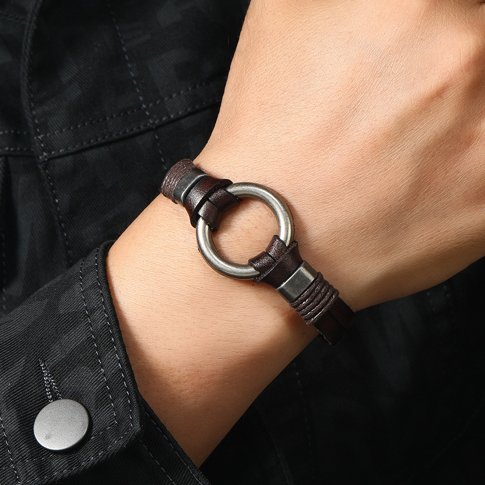 สร้อยข้อมือหนังวัวถักหลายชั้นสําหรับผู้ชายสไตล์อเมริกันยุโรป Simple All-Match Retro Street สร้อยข้อมือ