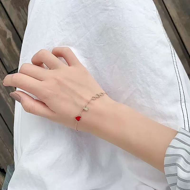 สร้อยข้อมือหัวใจสีแดงเรียบง่ายหวานสไตล์เกาหลีสําหรับผู้หญิง