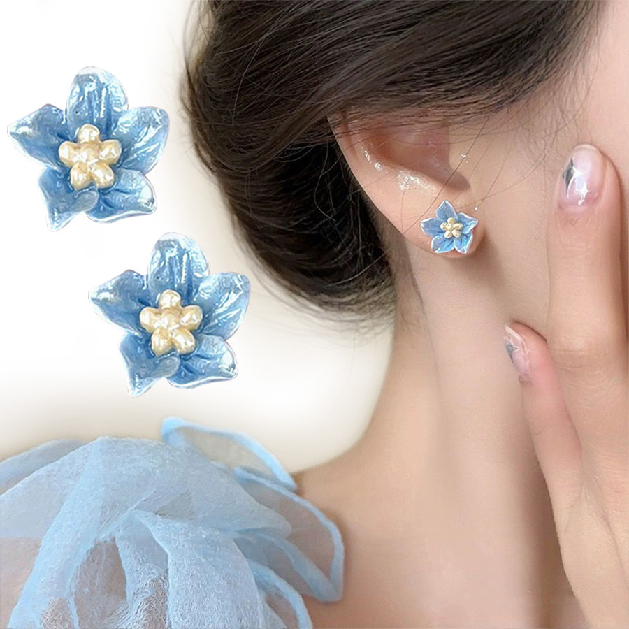ญี่ปุ่นเกาหลีดอกไม้สีฟ้าขนาดเล็กสีฟ้า ดอกเคมีเลีย ต่างหูสดอารมณ์หวานต่างหูประณีต