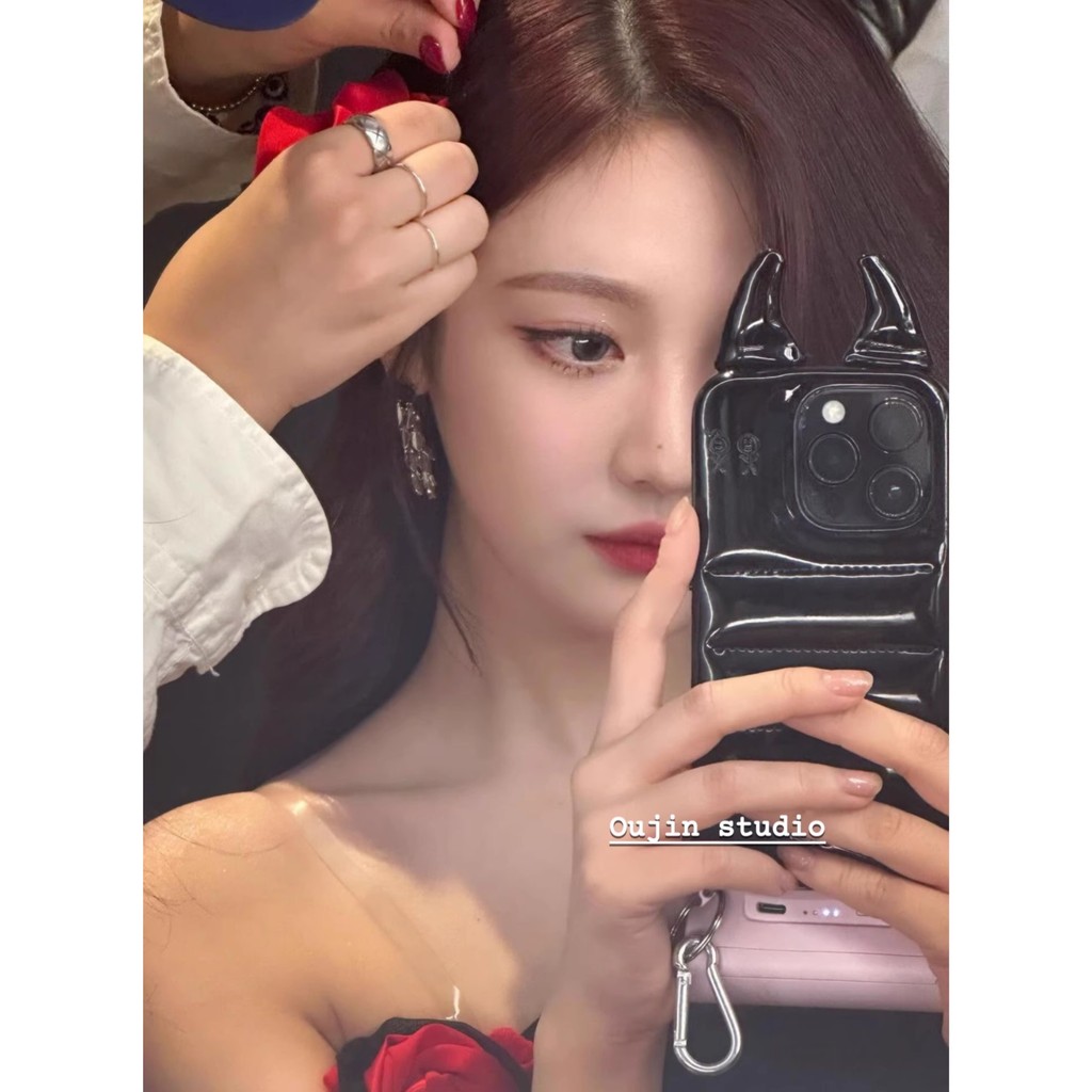 Ins Ningyizhuo สไตล์เดียวกันแฟชั่นปีศาจน้อยตลกเปลือกลงยุโรปสไตล์อเมริกันเหมาะสําหรับ 16promax/15pro/14/13pro เคสโทรศัพท์ฝาครอบป้องกันกันกระแทก