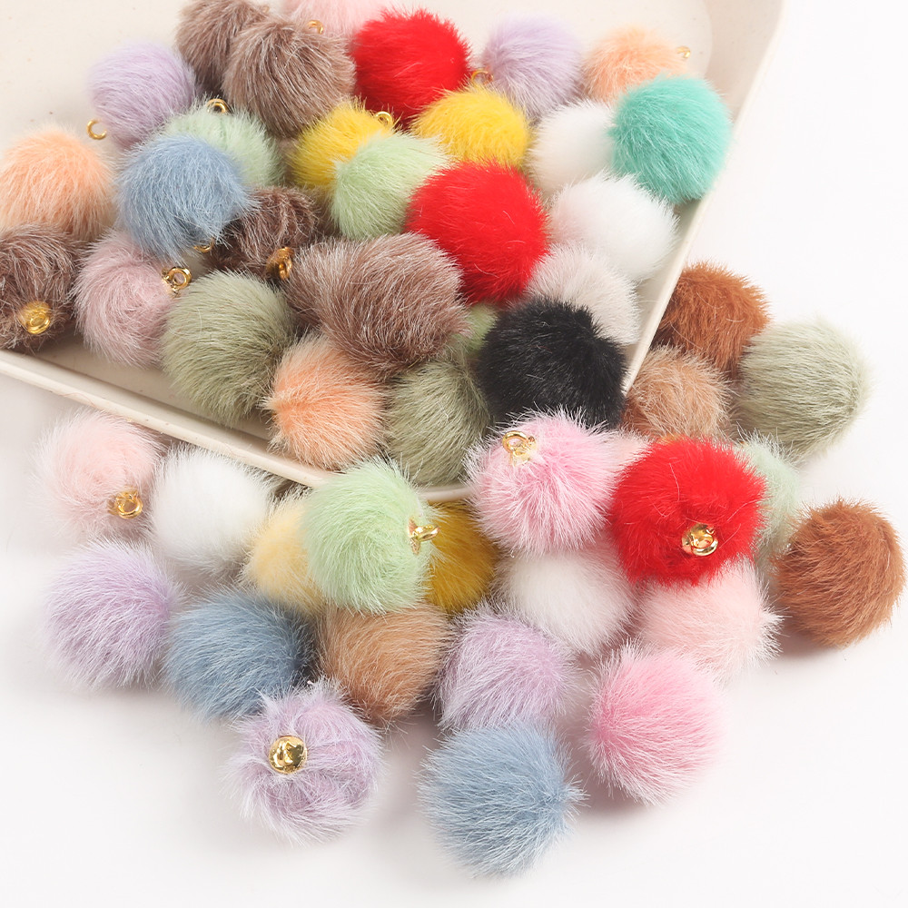 10ชิ้น/ล็อตMulticolor Plush Fur Covered Ball Pompomลูกปัดจี้สําหรับทําสร้อยคอต่างหูสร้อยข้อมือเครื่องประดับอุปกรณ์เสริม