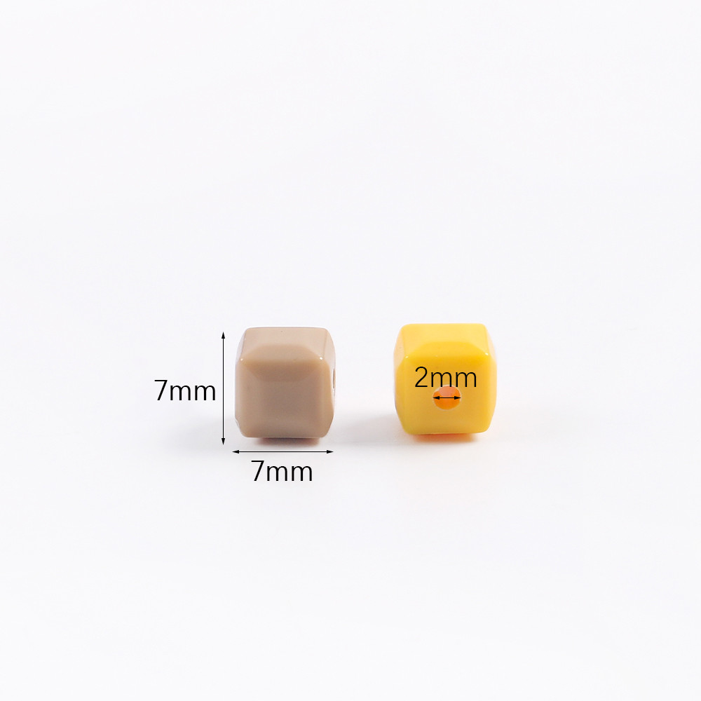 30pcs 7 มม.สีสัน Luminous Square Spacer ลูกปัดอะคริลิคสําหรับเครื่องประดับทํา DIY ลูกปัดสร้อยคอสร้อยข้อมือหัตถกรรมอุปกรณ์เสริม