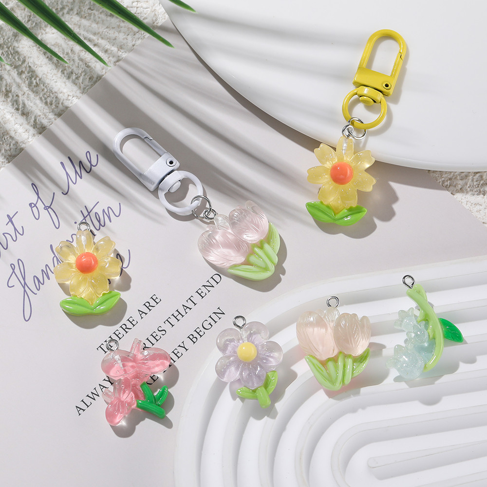 St. kunkka 5Pcs จี้ลูกปัดดอกทิวลิป จี้ดอกไม้ขนาดเล็กเรซิน สำหรับพวงกุญแจ DIY