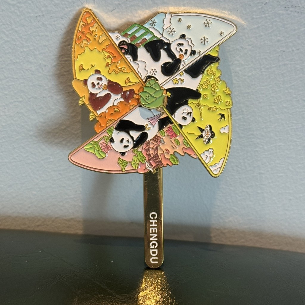 Panda Cultural Creative ตู้เย็นโลหะ Huahua Fubao Menglan Qizai Windmill Turjing อําเภอดูด Creative T