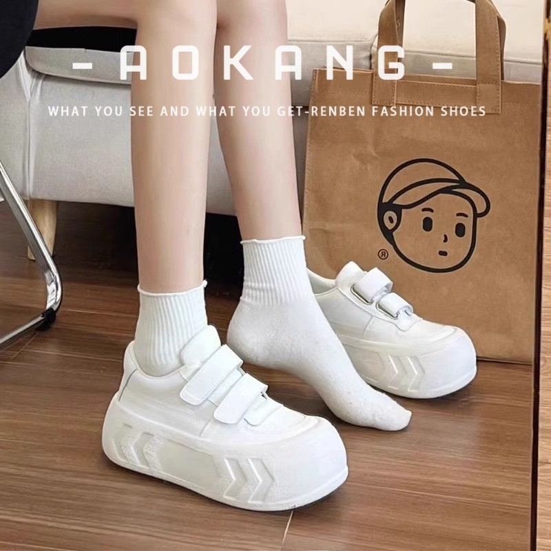 Aokang รองเท้าโลฟเฟอร์ผู้หญิง Velcro Big Toe พื้นหนาสไตล์วิทยาลัย