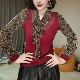 แขนยาวแฟชั่นสตรีคอวีสีทึบเสื้อยืดด้านบน