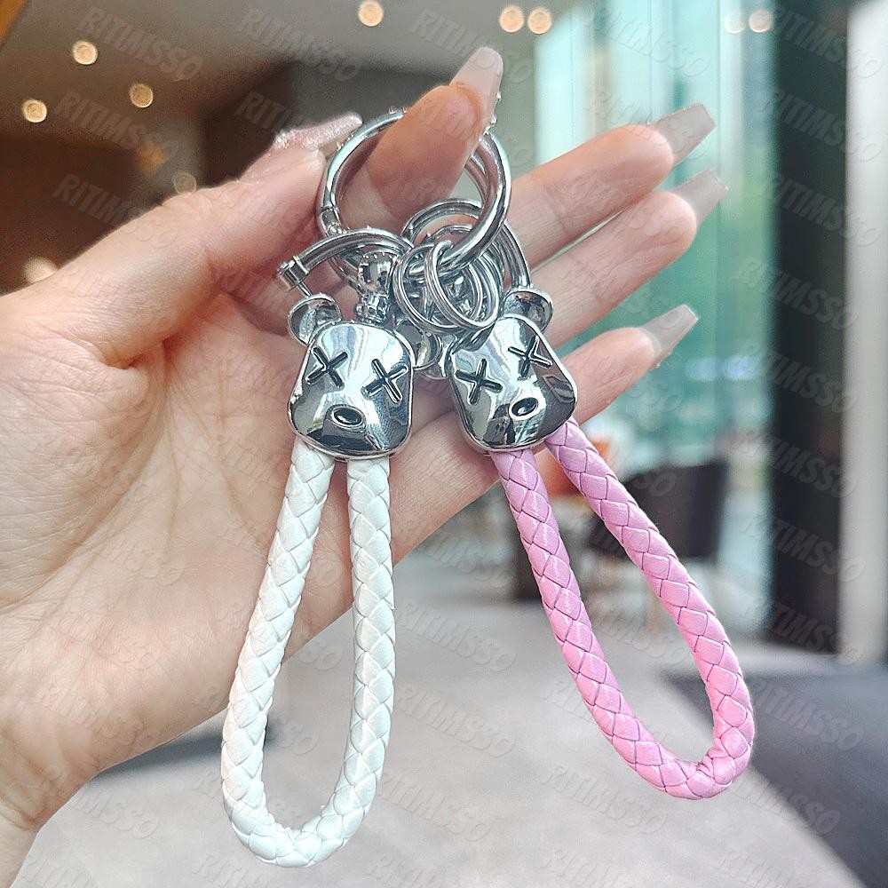 พวงกุญแจหมีน้อยที่สวยหรูที่ใช้งานได้จริงและอเนกประสงค์เหมาะสําหรับเคสกุญแจรถเชลล์ Keyless อุปกรณ์เสริมอัตโนมัติ Unisex