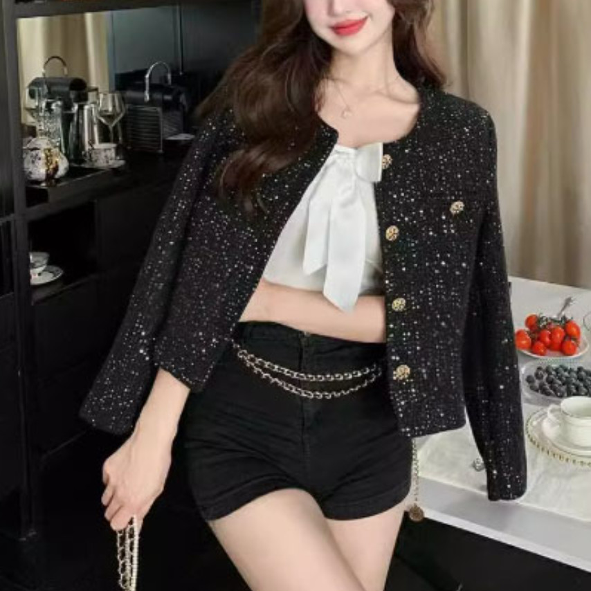 Black Blazer เบลเซอร์ ผู้หญิง สไตล์คุณหนู มีซับในตัว เสื้อคลุม กระดุมผ่ากลาง ดีเทลแต่งกระเป๋า ผ้าทวิต แขนยาว