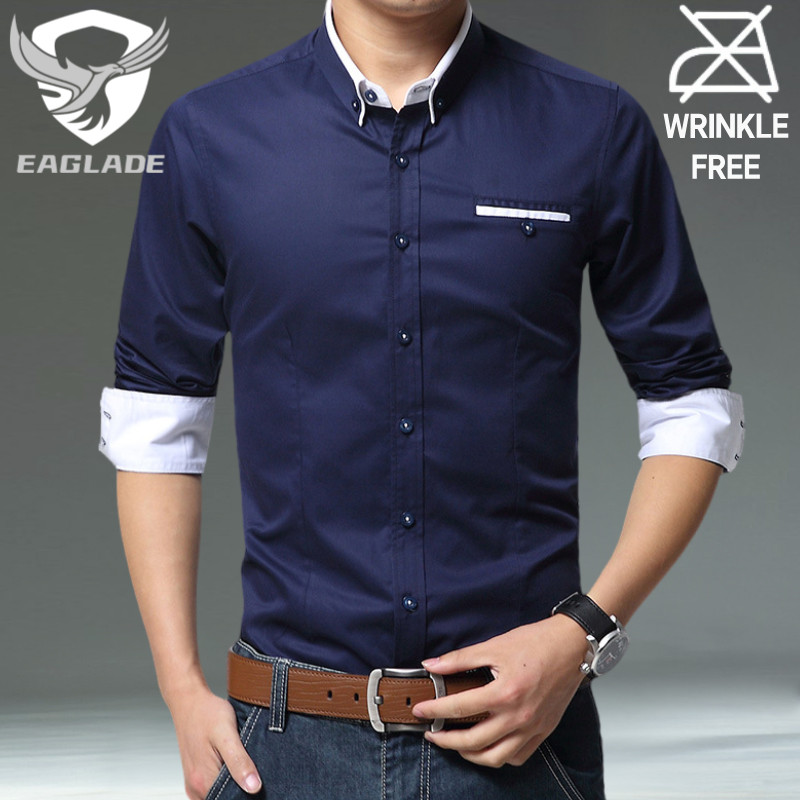Eaglade เสื้อเชิ้ตแขนยาวผู้ชายกอล์ฟอย่างเป็นทางการเสื้อเชิ้ตลําลองสําหรับผู้ชาย ไร้ริ้วรอย 1306 ในสีน้ําเงินเข้ม D04